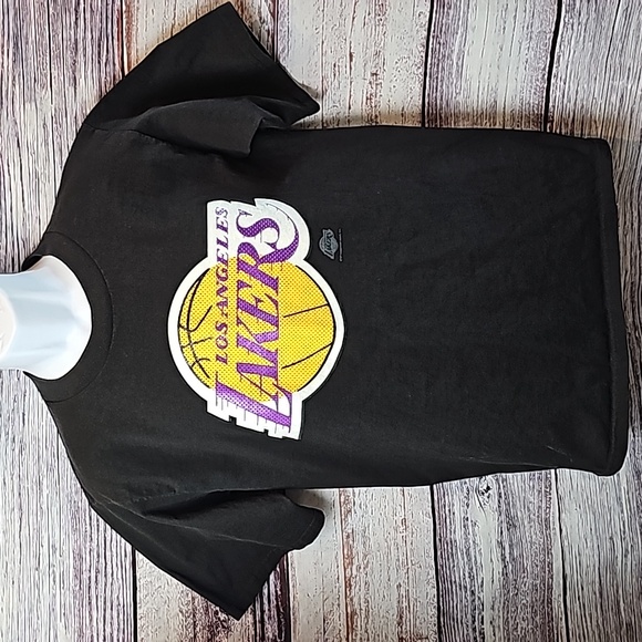 LOS ANGELES LAKERS BLACK SHORT SLEEVE PULLOVER TEE - Picture 3 of 7